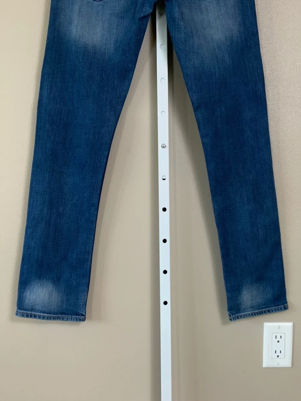 American Eagle Distressed Wash Slim Jeans
